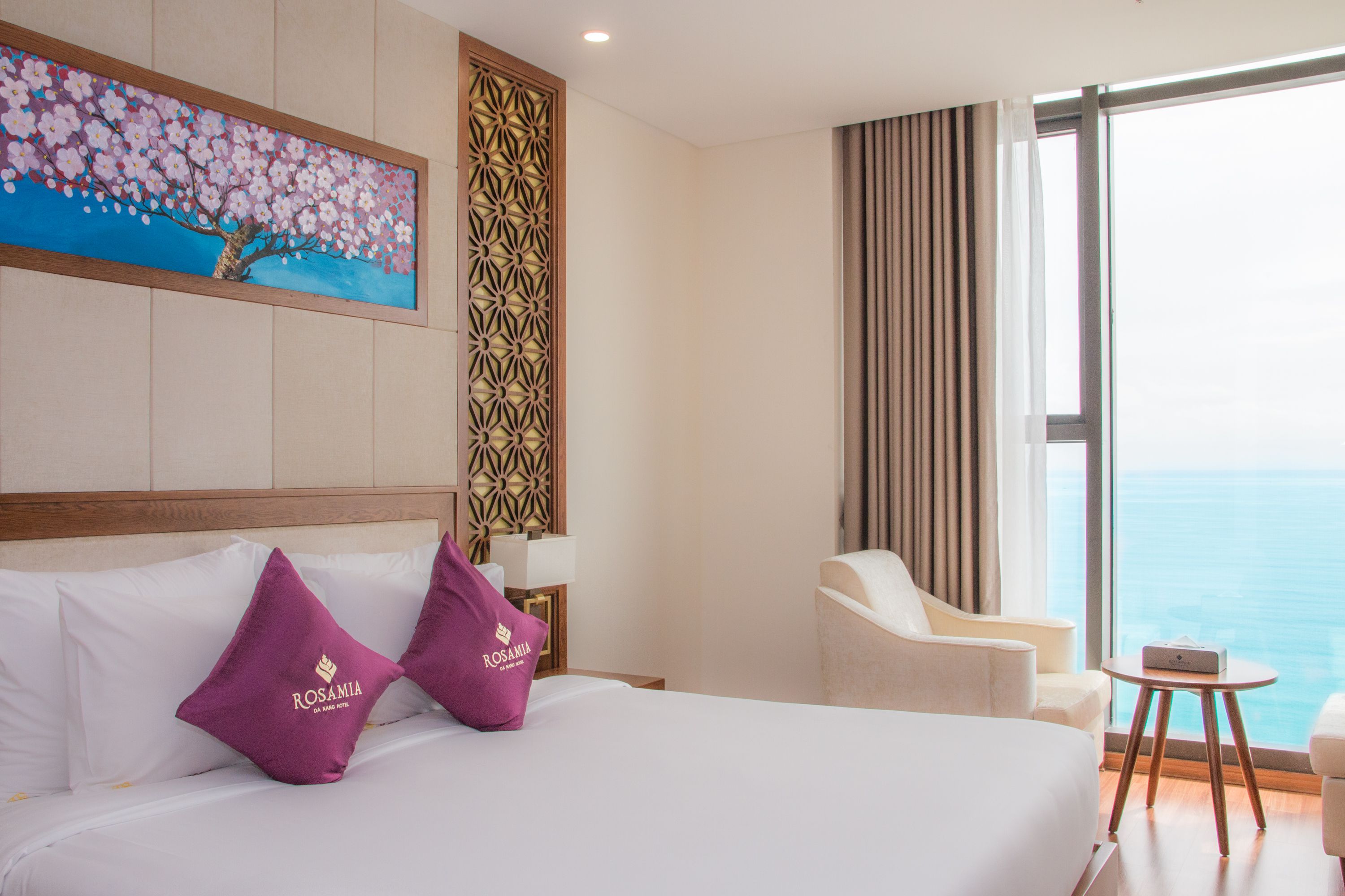 KHUYẾN MÃI LỚN CHÀO HÈ 2020 - XUA TAN NÓNG BỨC – TRỌN NIỀM VUI CÙNG KHÁCH SẠN DỊCH VỤ TIÊU CHUẨN 5 SAO Rosamia Da Nang Hotel