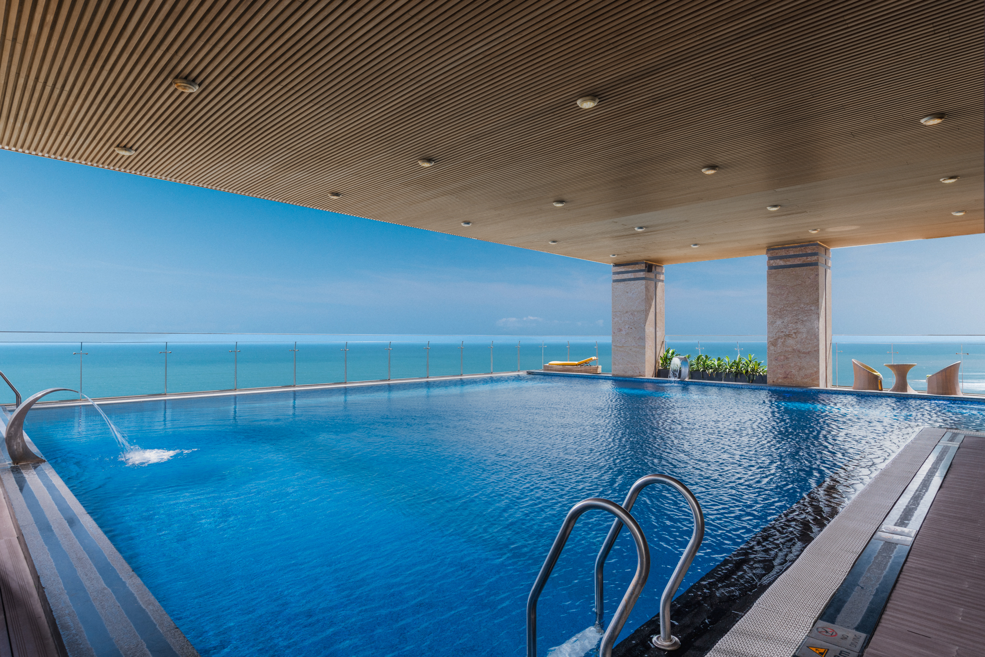 Infinity Pool Bar & Restaurant