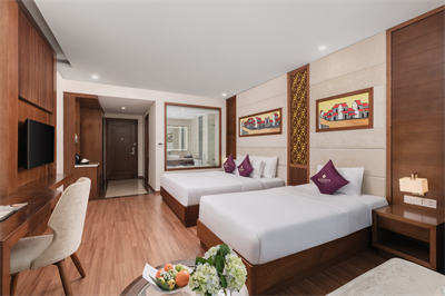 Grand Triple - Partial Ocean View