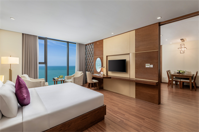 Executive Suite - Front Ocean View